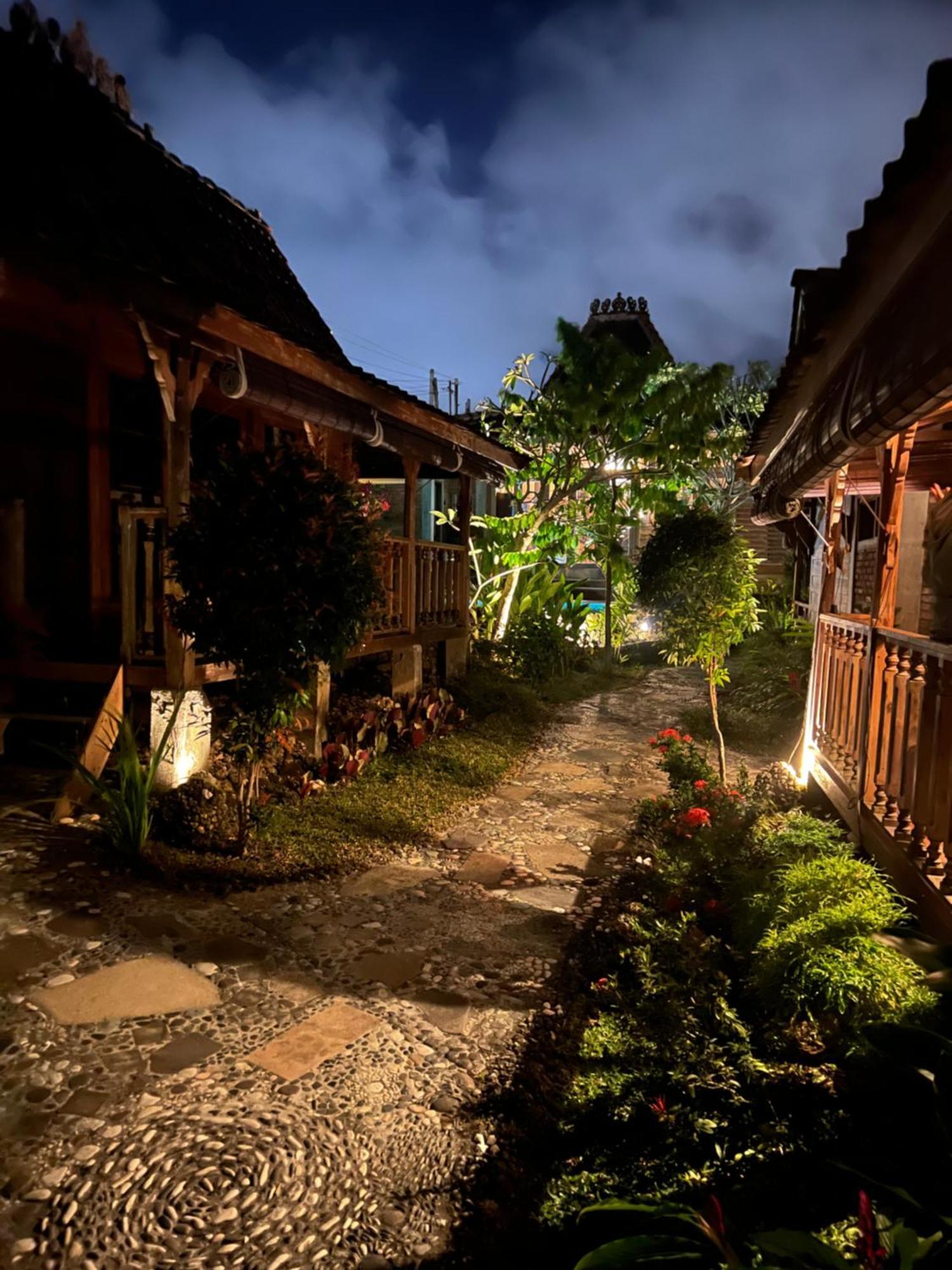 Pinokkio B&B Restaurant Ungasan  Exterior photo